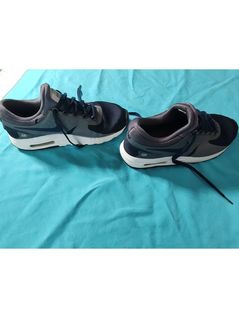 Nike Air Max Boys' Athletic Shoes Size 7Y Navy Blue and Gray